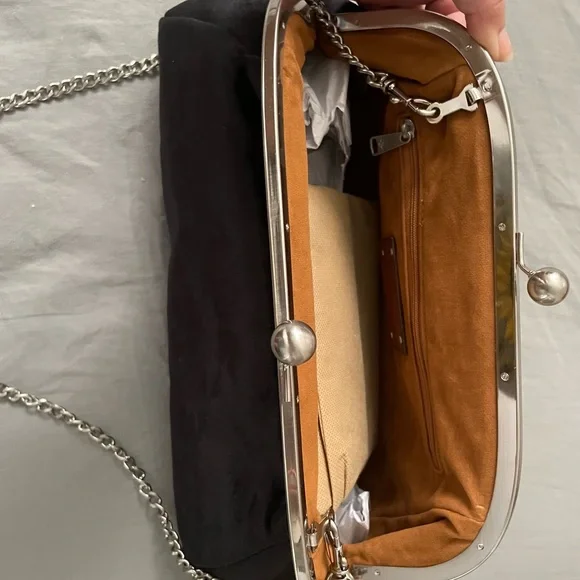 NWT Patricia Nash Mia frame in gorgeous Velvet black with quality chain strap! - Picture 5 of 6